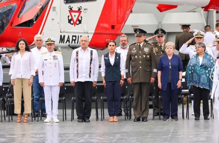 Presidente López Obrador y Gobernadora Evelyn Salgado Rinden Tributo a la Armada y a los Caídos por Otis en Acapulco